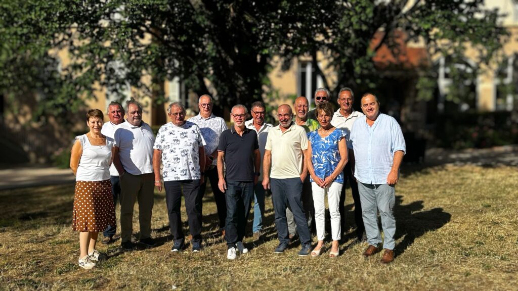 Photo des douze bénévoles du Réseau APOGÉES
