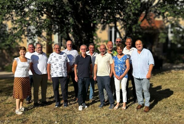 Photo des douze bénévoles du Réseau APOGÉES